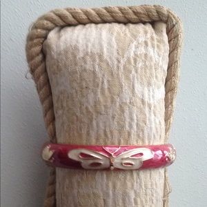 Bracelet Bangle in Mauve With a Butterfly Pattern